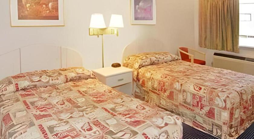 Hotel Econo Airport